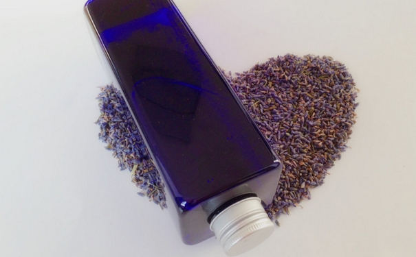 纯露的功效与作用有哪些？纯露的功效与用法是什么？(1)