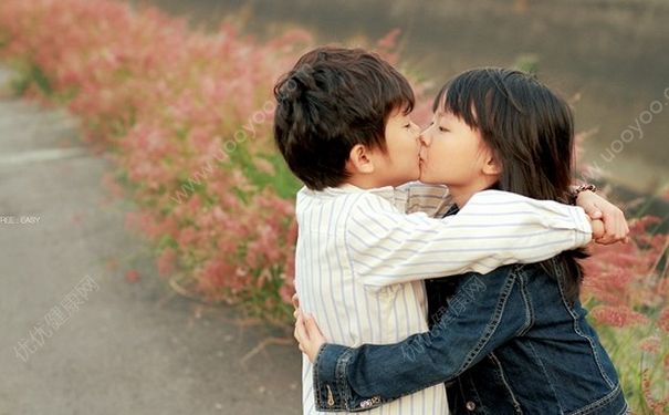 孩子青春期早恋如何教育？怎样教育青春期早恋的孩子？(1)
