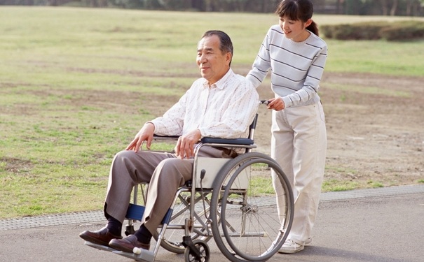 中老年人秋季该如何养生？中老年人秋季养生的原则是怎样的？(1)