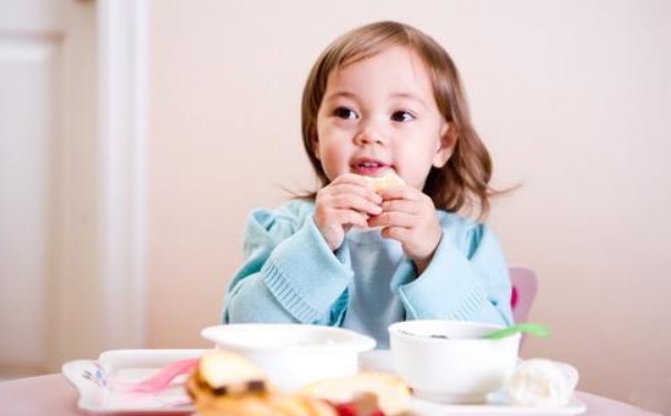 孩子吃饭不长肉是怎么回事？孩子吃饭不长肉的原因(1)