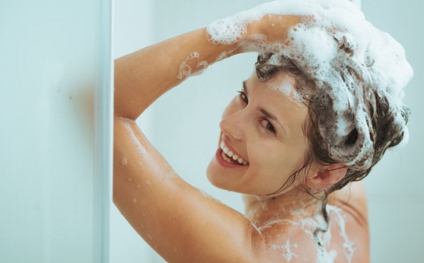 夏天坐月子可以洗头吗？夏天坐月子能洗头吗？(1)