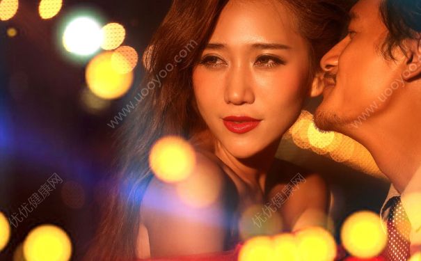 哪些行为暗示女友要变心？女人变心一般有什么表现？(1)