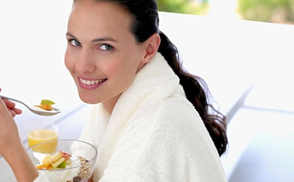 女性患有乳腺增生怎么办？患有乳腺增生吃什么好？(1)