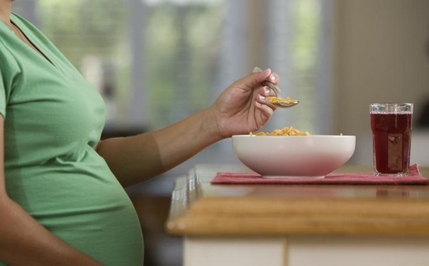 孕妇吃什么食物容易流产？孕妇如何安全饮食？(1)