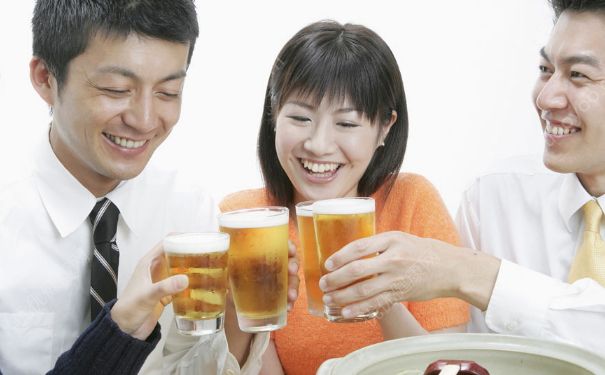 冬天喝啤酒好吗？冬天喝啤酒对胃好吗？(3)