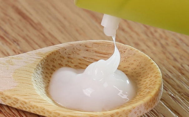 百雀羚三生花玲珑玉润有哪些产品？(1)
