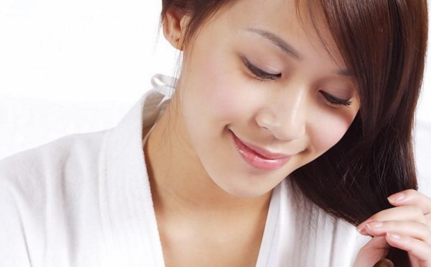女人掉头发怎么办？女人掉头发怎么解决？(1)
