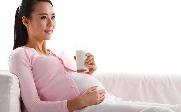 孕妇感冒了可以喝牛奶吗？孕妇感冒喝牛奶要注意什么？(1)