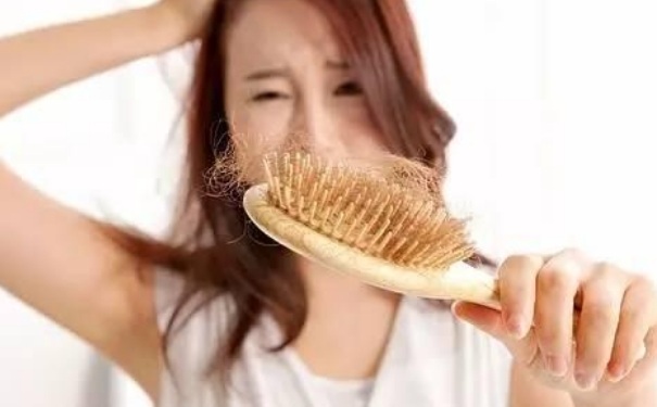 夏季掉发严重怎么办？夏季脱发严重怎么办？(1)