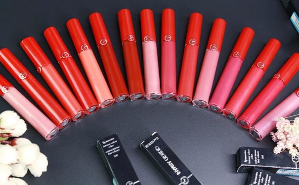 阿玛尼红管唇釉适合什么人群？(1)