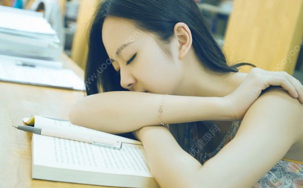 女生来月经可以喝酒吗？女生经期能喝酒吗？(4)
