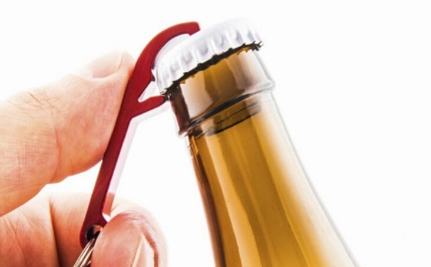 如何正确的开啤酒瓶？牙齿开啤酒瓶有哪些危害？(1)