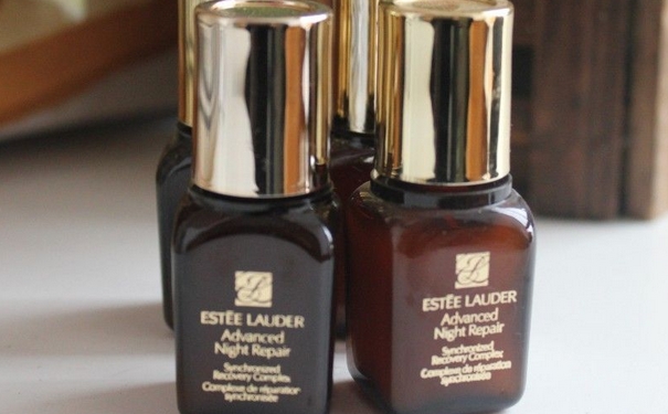 雅诗兰黛小棕瓶精华价格是多少？雅诗兰黛小棕瓶精华专