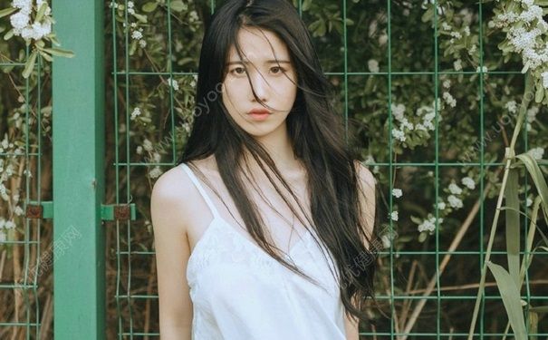 15岁女生长白头发是什么原因？15岁女生长白头发是怎么回事？(4)