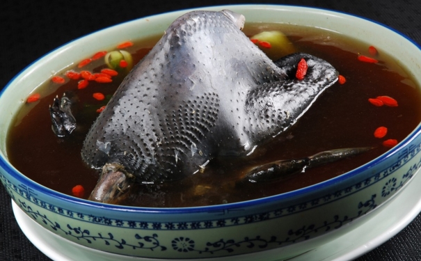 乌鸡汤的功效与作用有哪些？乌鸡汤的作用是什么？(1)