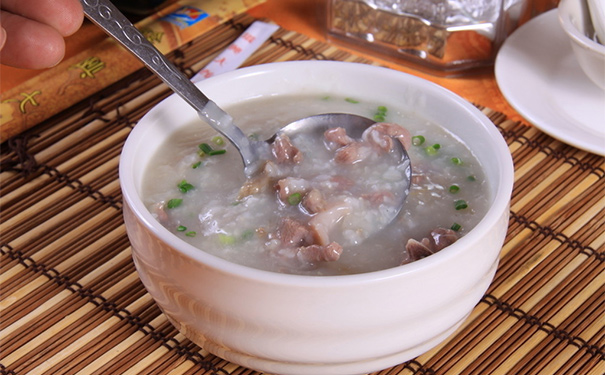 鸡肉芹菜芝麻粥怎么做？鸡肉芹菜芝麻粥有哪些功效？(1)