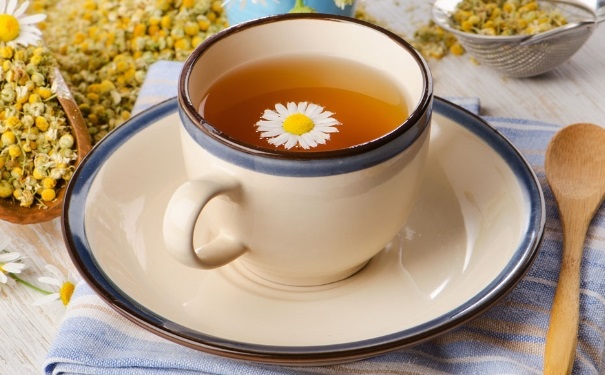 喝菊花茶有哪些功效？喝菊花茶为什么会拉肚子？(1)