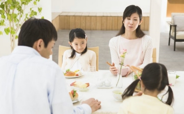 女性不吃早餐的危害有哪些？女性应该吃什么样的早餐？(1)