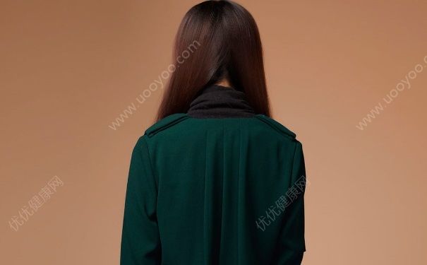 女生冬天能穿风衣吗？女生冬天穿风衣怎么暖和？(3)