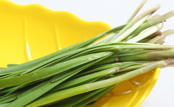 怎么挑选新鲜韭菜？选购新鲜韭菜的方法[图]