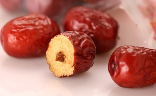 什么样的红枣不能吃？吃红枣对身体的好处有哪些？[图]