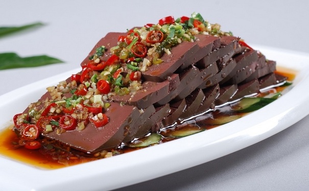 鸭血猪血有什么区别？鸭血猪血营养价值不一样吗？(1)