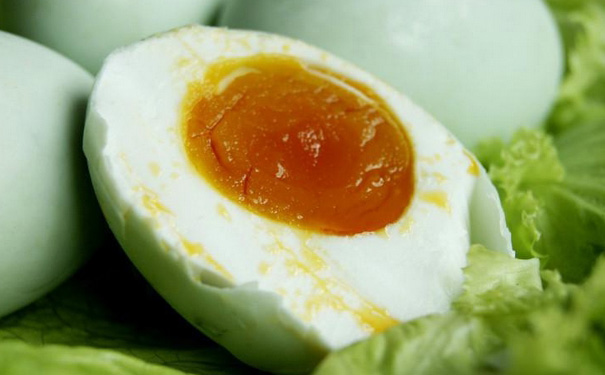 哺乳期吃咸鸭蛋会回奶吗？哪些食物有回奶效果？(1)