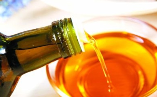 吃亚麻籽油有什么作用？吃亚麻籽油可以降血脂吗？[图]