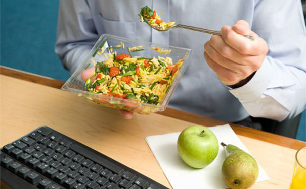 饭后怎么做可以促进消化？饭后肚子胀不消化是怎么回事