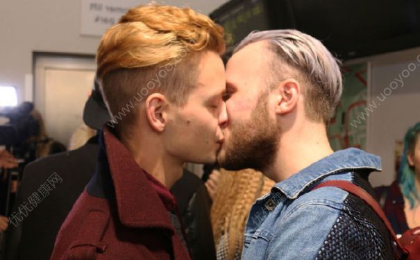 男同性恋如何传播艾滋？男同为何易患艾滋？(1)