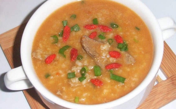 提高视力的膳食有哪些？吃哪些食物可以提高视力？[图]