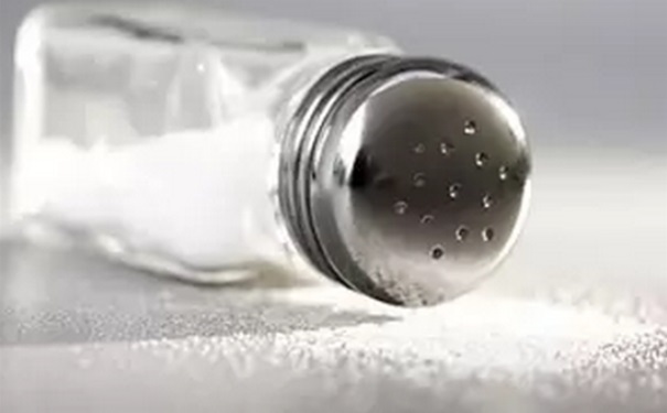 拉肚子能喝盐开水吗？喝盐开水能治拉肚子吗？(1)