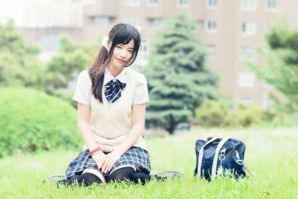 14岁女孩为什么胸会疼？为什么14岁女生胸部疼？(1)