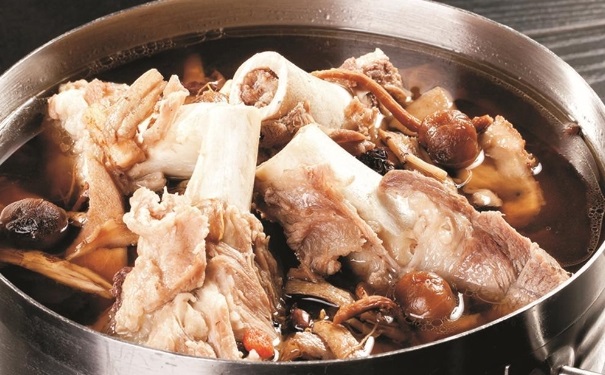 骨折不宜吃什么？骨折忌口什么食物？(1)