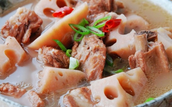 喝莲藕排骨汤有哪些好处？莲藕排骨汤的功效(1)