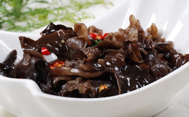 经常吃木耳可以美容吗？吃黑木耳的注意事项[图]