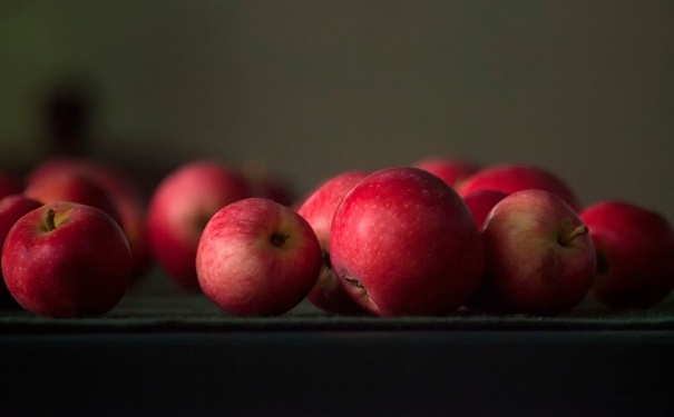 吃苹果有哪些功效？吃苹果对身体有哪些好处？(1)
