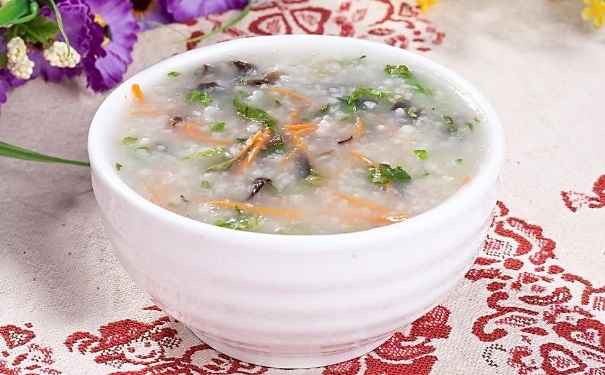 头痛食疗吃什么好？头痛饮食治疗方法有哪些？[图]