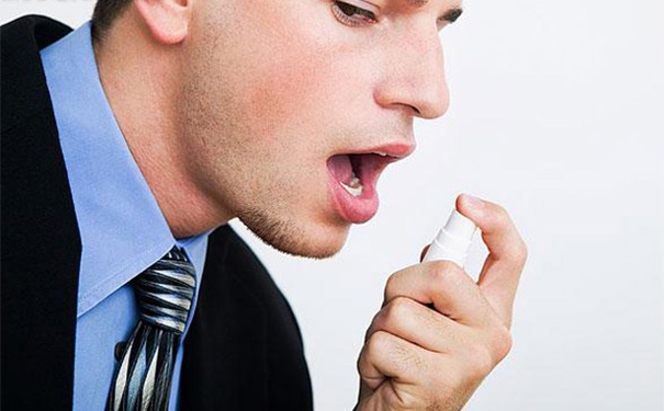 为什么有的人会有口臭？有口臭可以按摩什么穴位治疗？[