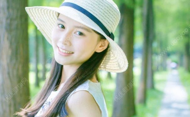 18岁胸小还会发育吗？18岁女生胸小要怎么变大？(1)