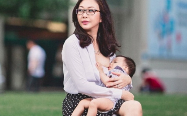 宝宝吃奶乳头特别疼怎么办？母乳喂养乳头痛怎么办？(1)