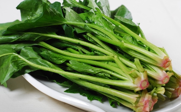 菠菜怎么做给宝宝吃好？宝宝辅食菠菜的做法？(1)