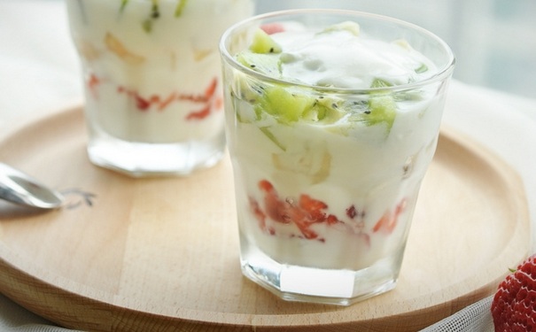 胆囊炎能喝酸奶吗？胆囊炎患者喝酸奶好吗？[图]