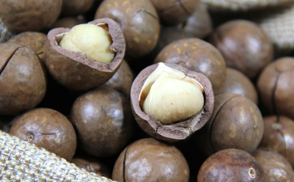 夏威夷果一天吃几个比较好？每天吃多少夏威夷果？[图]