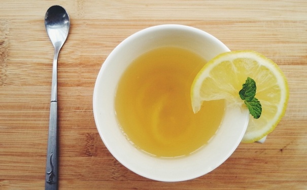 柠檬水晚上喝可以吗？青柠檬和黄柠檬有什么不一样？[图]