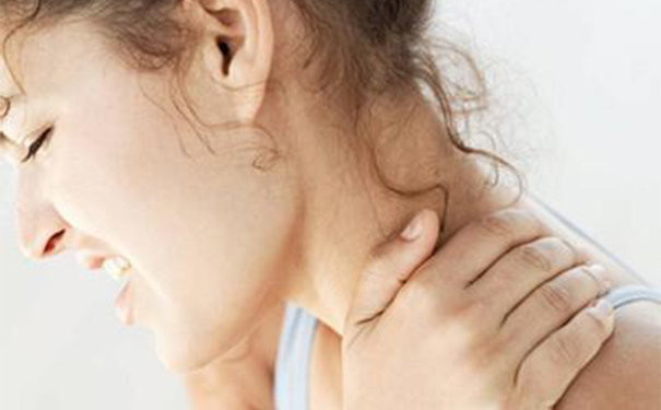 颈椎病的刮痧治疗怎么样？颈椎病患者刮痧怎么刮效果好