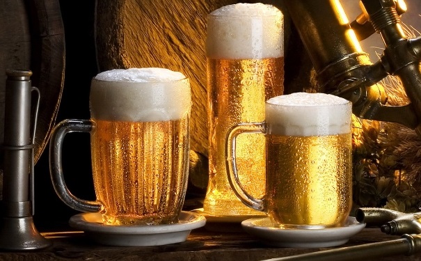 吃海鲜喝啤酒好吗？喝啤酒主意事项[图]