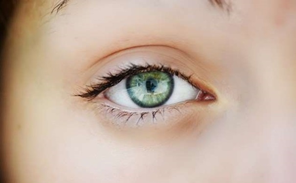 眼球突出该怎么治疗？眼球突出的治疗方法有哪些？[图]