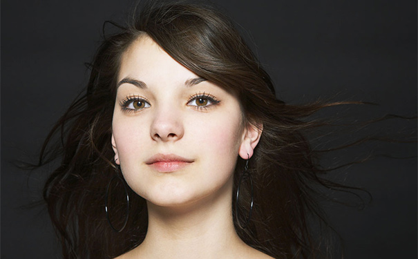 红眼病怎么样治疗效果好？红眼病放着不管会自己好吗？[