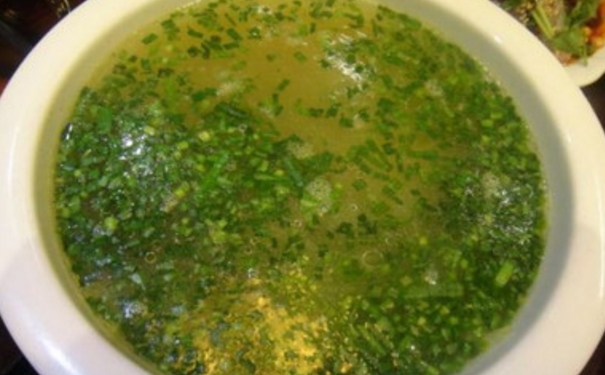 韭菜熬水的功效与作用有哪些？韭菜熬水的功效是什么？[